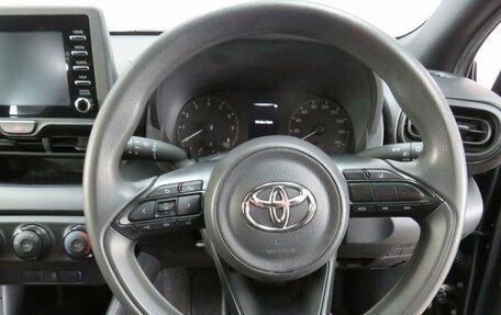 Toyota Yaris, 2020 год, 1 290 000 рублей, 13 фотография