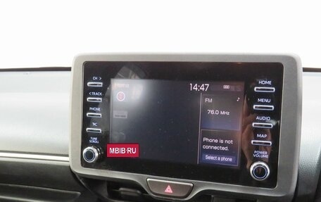 Toyota Yaris, 2020 год, 1 290 000 рублей, 16 фотография