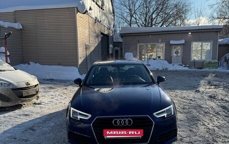 Audi A4, 2018 год, 2 800 000 рублей, 2 фотография