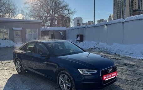 Audi A4, 2018 год, 2 800 000 рублей, 3 фотография
