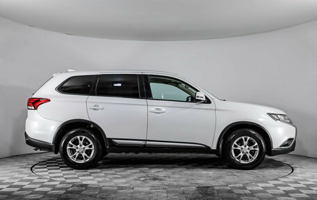 Mitsubishi Outlander III рестайлинг 3, 2018 год, 1 519 000 рублей, 4 фотография