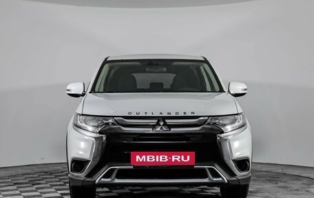 Mitsubishi Outlander III рестайлинг 3, 2018 год, 1 519 000 рублей, 2 фотография