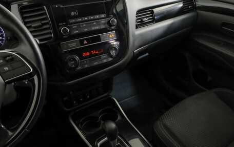 Mitsubishi Outlander III рестайлинг 3, 2018 год, 1 519 000 рублей, 19 фотография