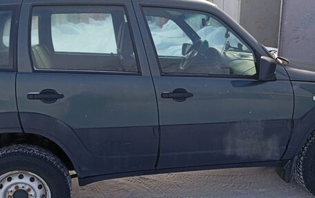 Chevrolet Niva I рестайлинг, 2019 год, 900 000 рублей, 3 фотография