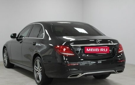 Mercedes-Benz E-Класс, 2019 год, 4 419 900 рублей, 6 фотография
