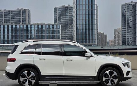 Mercedes-Benz GLB, 2022 год, 2 330 000 рублей, 4 фотография