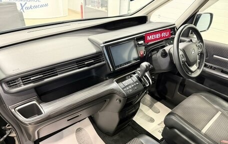 Honda Stepwgn IV, 2016 год, 2 089 000 рублей, 13 фотография