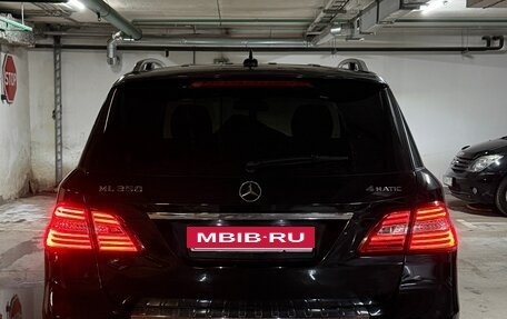 Mercedes-Benz M-Класс, 2012 год, 2 100 000 рублей, 5 фотография