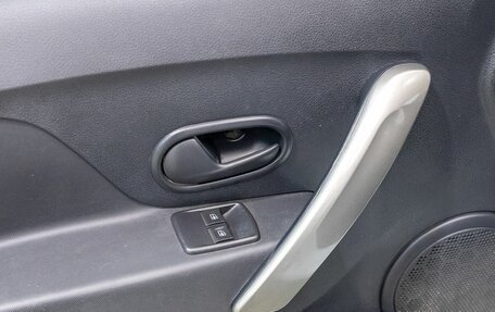 Renault Sandero II рестайлинг, 2019 год, 850 000 рублей, 28 фотография