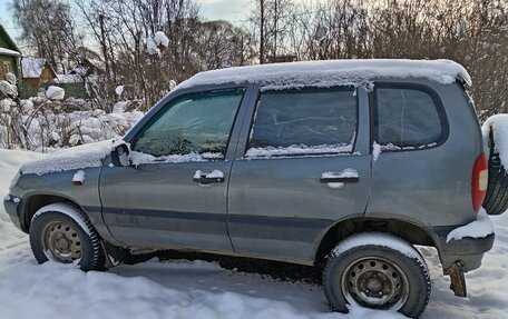 Chevrolet Niva I рестайлинг, 2004 год, 230 000 рублей, 1 фотография