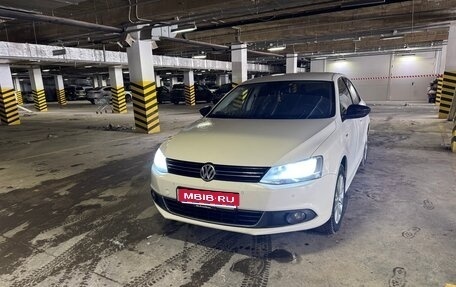 Volkswagen Jetta VI, 2013 год, 930 000 рублей, 1 фотография