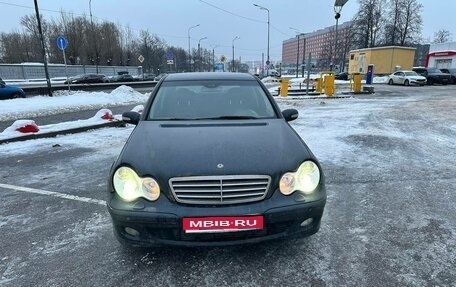 Mercedes-Benz C-Класс, 2005 год, 500 000 рублей, 1 фотография