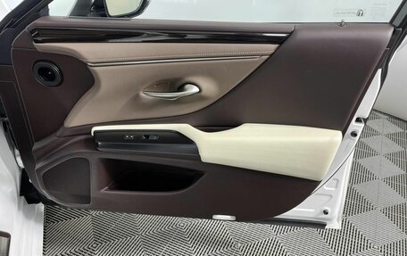 Lexus ES VII, 2019 год, 3 800 000 рублей, 28 фотография