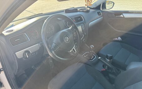 Volkswagen Jetta VI, 2013 год, 930 000 рублей, 10 фотография