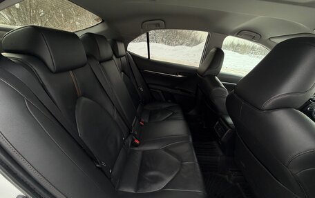 Toyota Camry, 2018 год, 2 750 000 рублей, 8 фотография