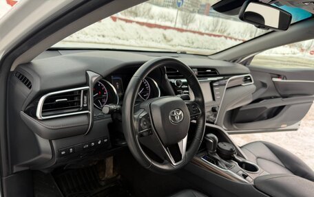 Toyota Camry, 2018 год, 2 750 000 рублей, 12 фотография