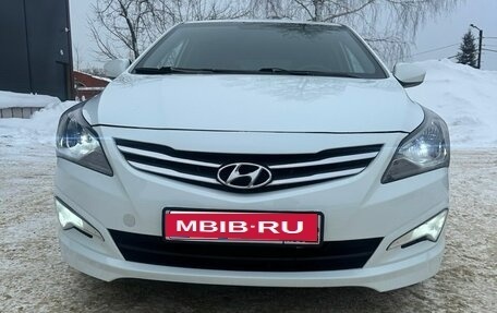 Hyundai Solaris II рестайлинг, 2015 год, 923 000 рублей, 2 фотография
