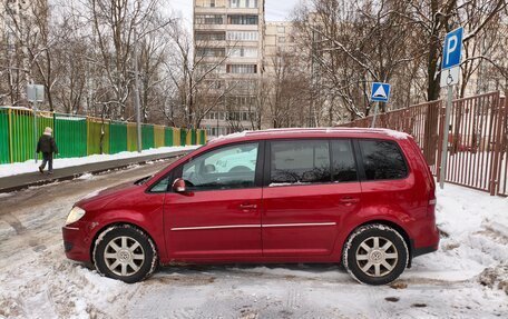 Volkswagen Touran III, 2008 год, 950 000 рублей, 3 фотография