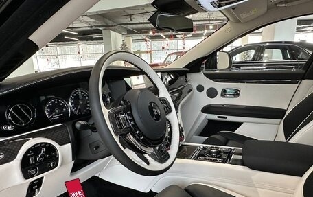 Rolls-Royce Ghost Series II рестайлинг, 2024 год, 43 000 000 рублей, 8 фотография