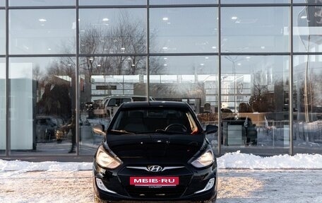 Hyundai Solaris II рестайлинг, 2013 год, 650 000 рублей, 3 фотография