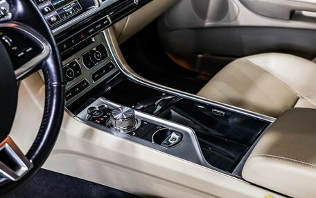 Jaguar XF I рестайлинг, 2013 год, 2 239 000 рублей, 16 фотография