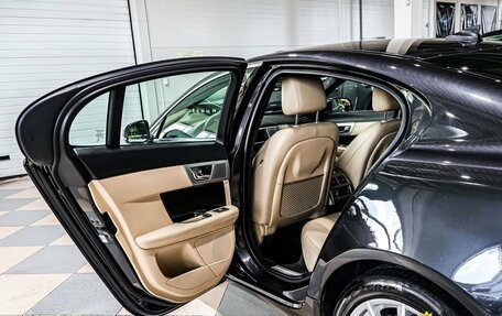 Jaguar XF I рестайлинг, 2013 год, 2 239 000 рублей, 18 фотография