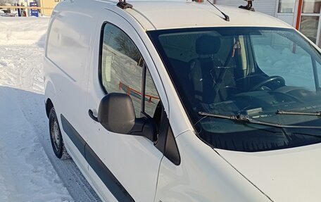 Peugeot Partner II рестайлинг 2, 2011 год, 370 000 рублей, 2 фотография