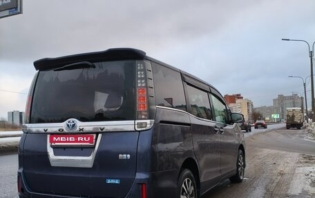 Toyota Voxy III, 2014 год, 1 690 000 рублей, 2 фотография