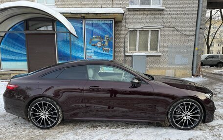 Mercedes-Benz E-Класс, 2019 год, 4 900 000 рублей, 5 фотография