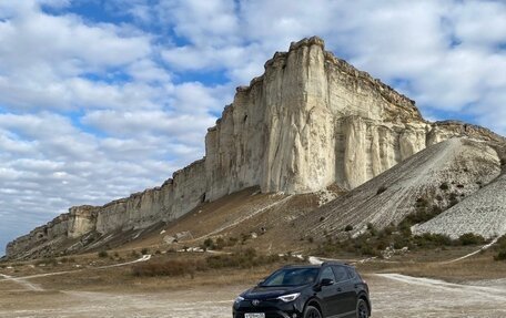 Toyota RAV4, 2019 год, 3 300 000 рублей, 2 фотография