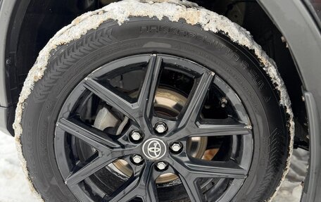 Toyota RAV4, 2019 год, 3 300 000 рублей, 10 фотография