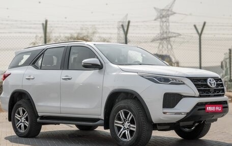 Toyota Fortuner II, 2025 год, 1 800 000 рублей, 2 фотография