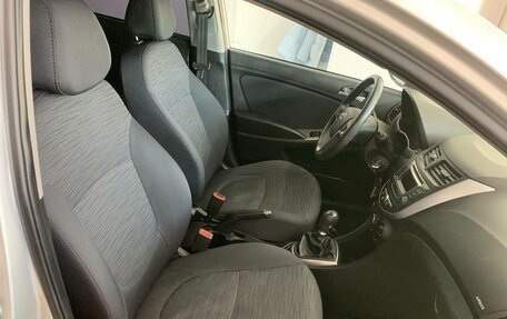 Hyundai Solaris II рестайлинг, 2016 год, 818 000 рублей, 32 фотография