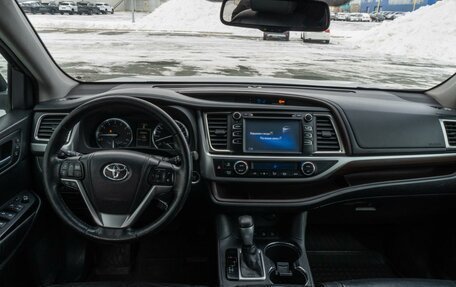 Toyota Highlander III, 2014 год, 3 100 000 рублей, 6 фотография