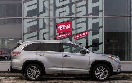 Toyota Highlander III, 2014 год, 3 100 000 рублей, 5 фотография