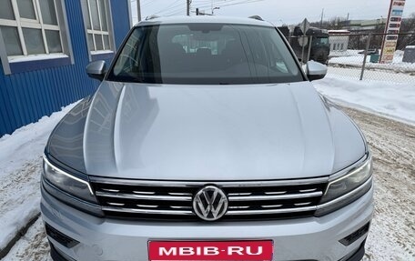 Volkswagen Tiguan II, 2017 год, 2 050 000 рублей, 1 фотография