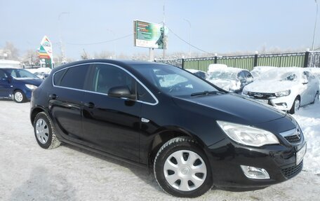 Opel Astra J, 2010 год, 620 000 рублей, 1 фотография
