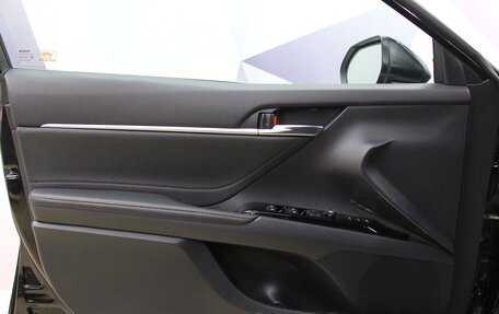 Toyota Camry, 2018 год, 2 650 000 рублей, 15 фотография