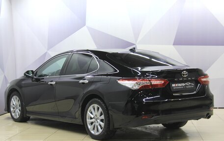 Toyota Camry, 2018 год, 2 650 000 рублей, 9 фотография