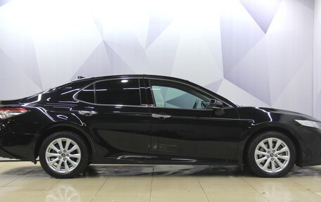 Toyota Camry, 2018 год, 2 650 000 рублей, 12 фотография