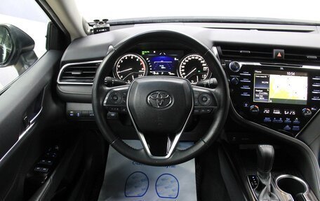 Toyota Camry, 2018 год, 2 650 000 рублей, 19 фотография