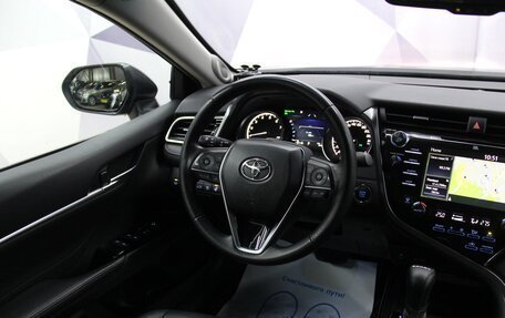 Toyota Camry, 2018 год, 2 650 000 рублей, 22 фотография