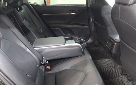 Toyota Camry, 2018 год, 2 650 000 рублей, 30 фотография