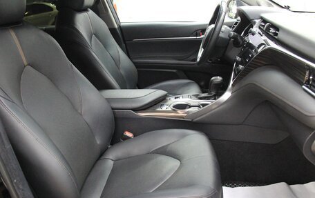 Toyota Camry, 2018 год, 2 650 000 рублей, 32 фотография