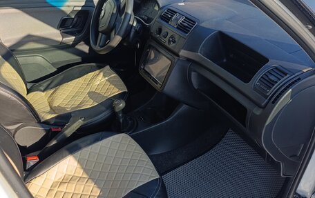 Skoda Fabia II, 2011 год, 320 000 рублей, 12 фотография