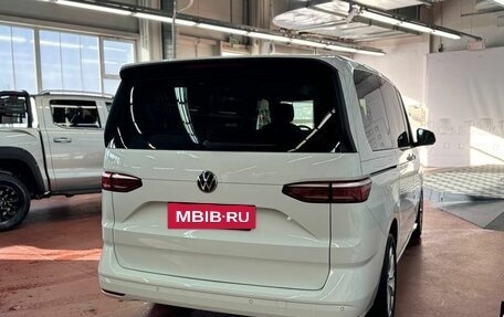 Volkswagen Multivan, 2022 год, 7 250 000 рублей, 6 фотография