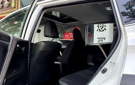 Toyota RAV4, 2019 год, 1 793 000 рублей, 17 фотография