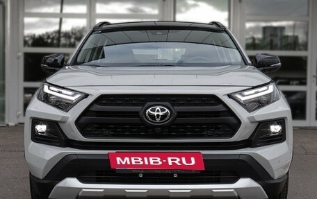 Toyota RAV4, 2025 год, 4 390 000 рублей, 2 фотография