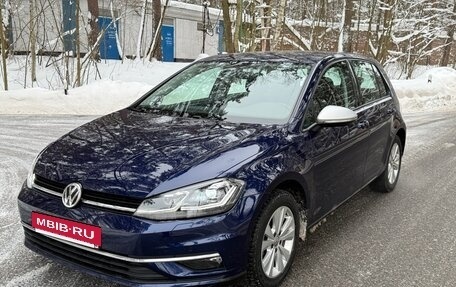 Volkswagen Golf VII, 2018 год, 2 200 000 рублей, 24 фотография