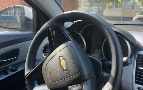 Chevrolet Cruze II, 2011 год, 700 000 рублей, 6 фотография